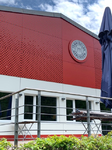 Neue Fassade der Tennishalle 2021